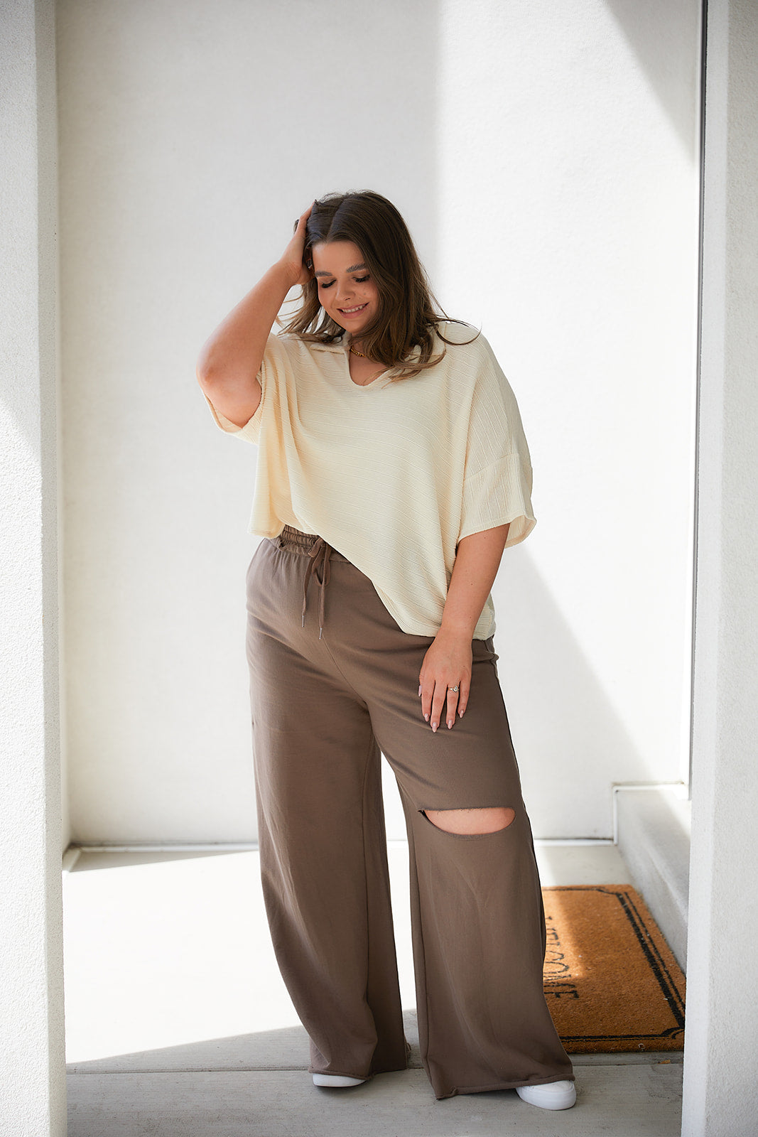 Weekend Hero Wide Leg Sweats in Mocha