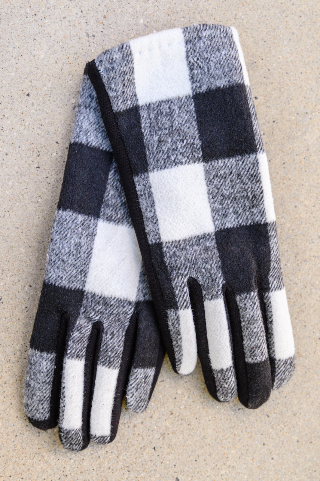 Buffalo Plaid Tech Touch Gloves In Black