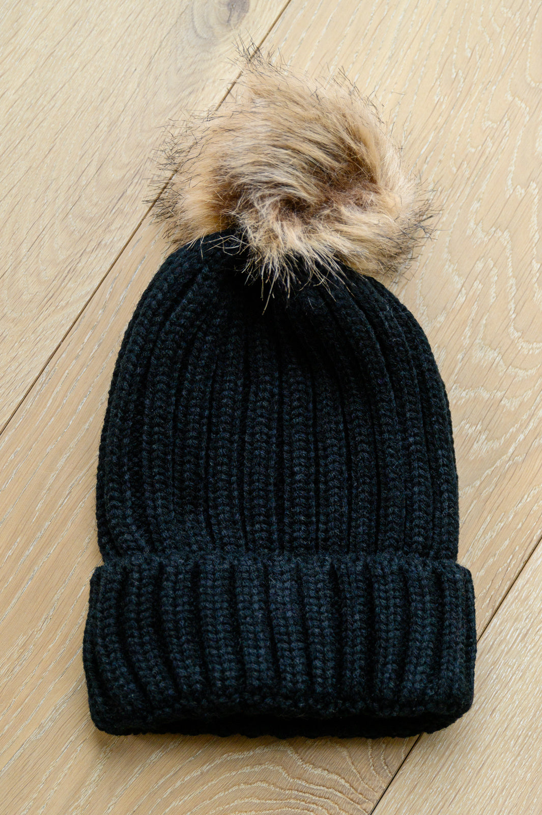 Rib Knit Beanie With Detachable Pom Pom In Black