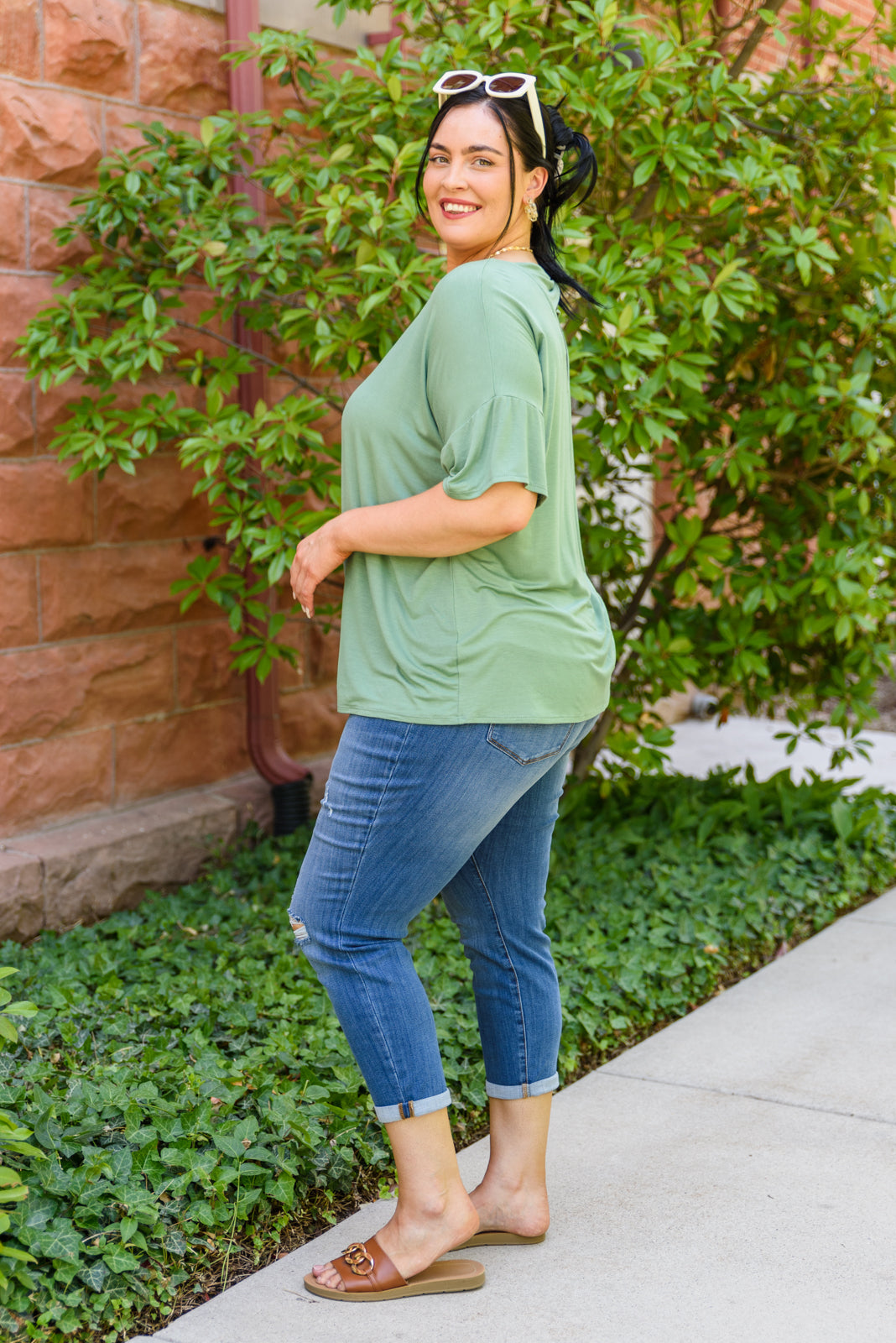 Simple One Twist Tee In Olive