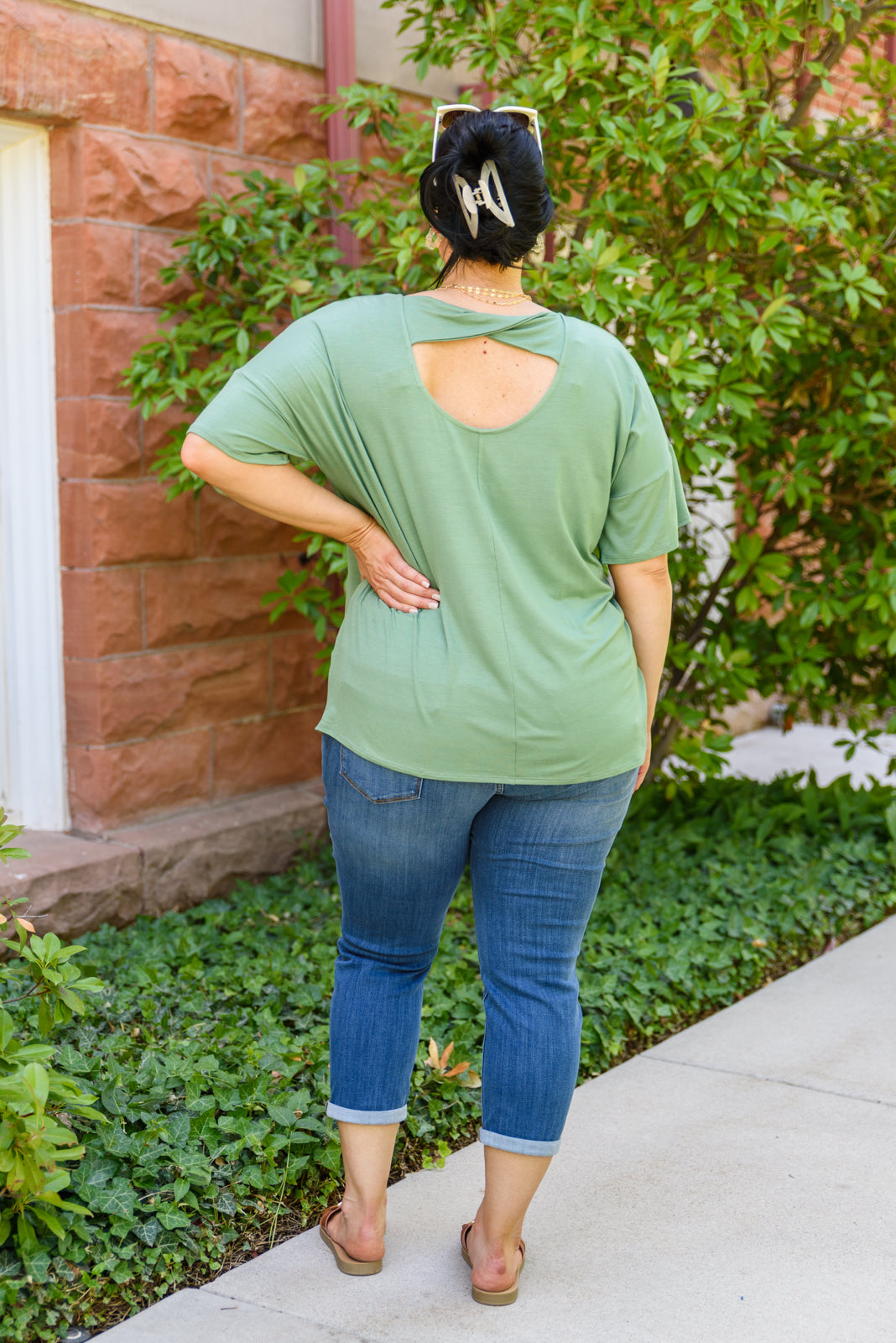 Simple One Twist Tee In Olive