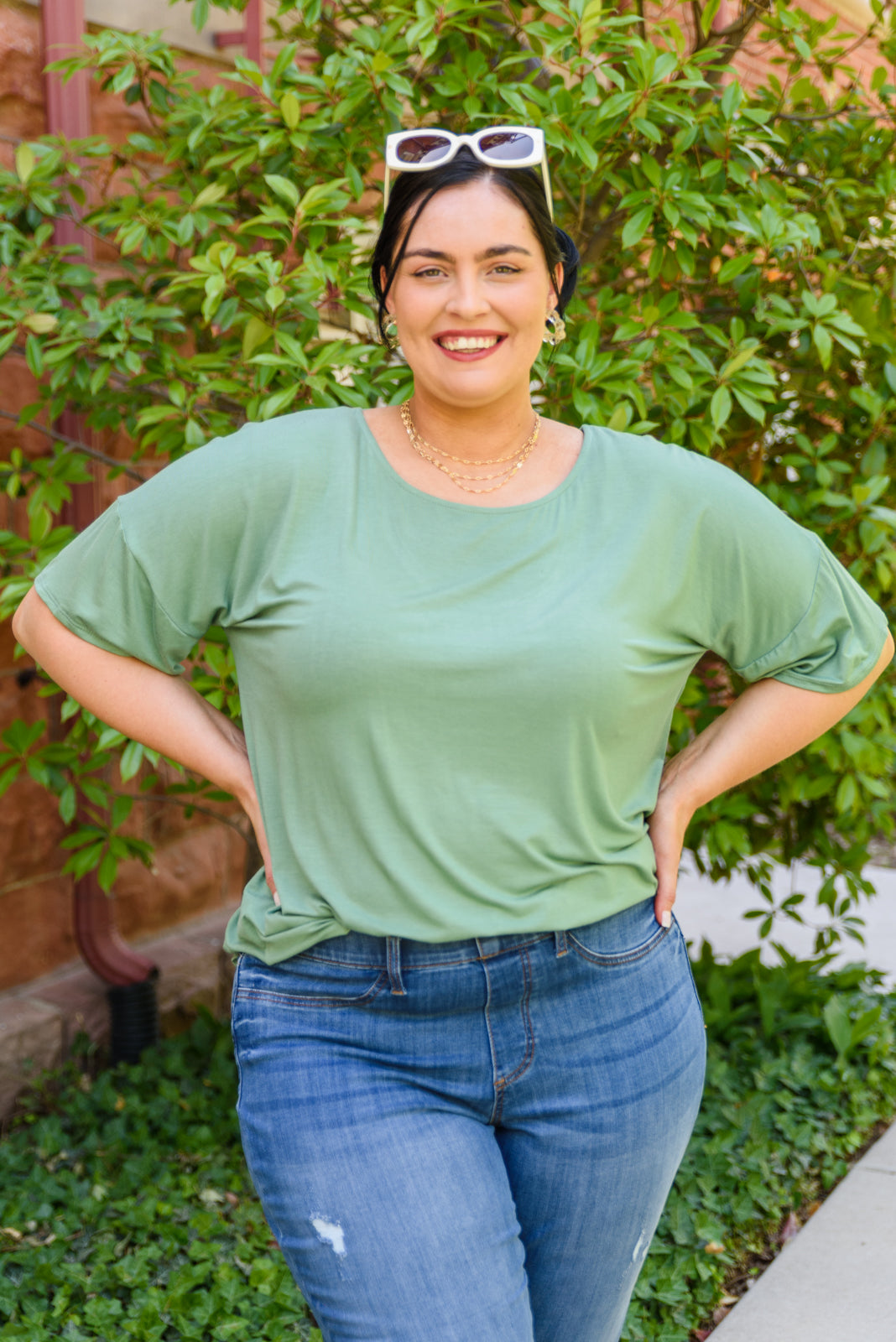 Simple One Twist Tee In Olive